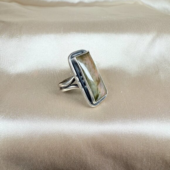Vintage Inspired Silver Ring w/ Labradorite Gemstone Handmade Jewelry Size 7.5 - Picture 2 of 5